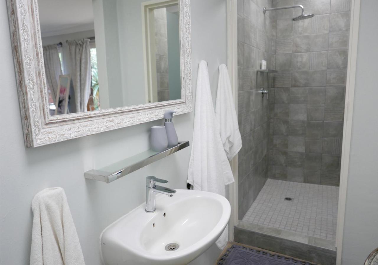 Waterside Cottages & Villas - Self Catering Gaborone Ngoại thất bức ảnh