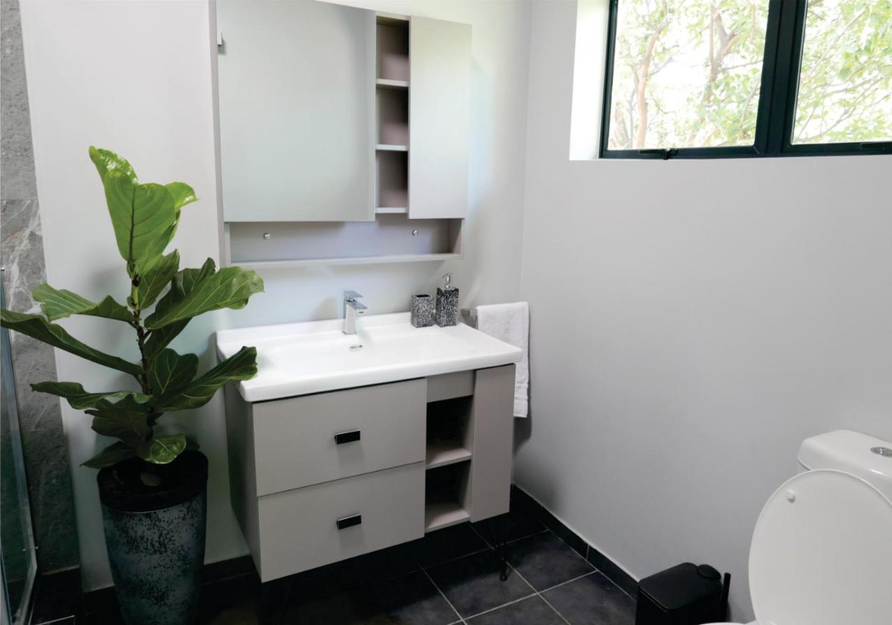 Waterside Cottages & Villas - Self Catering Gaborone Ngoại thất bức ảnh