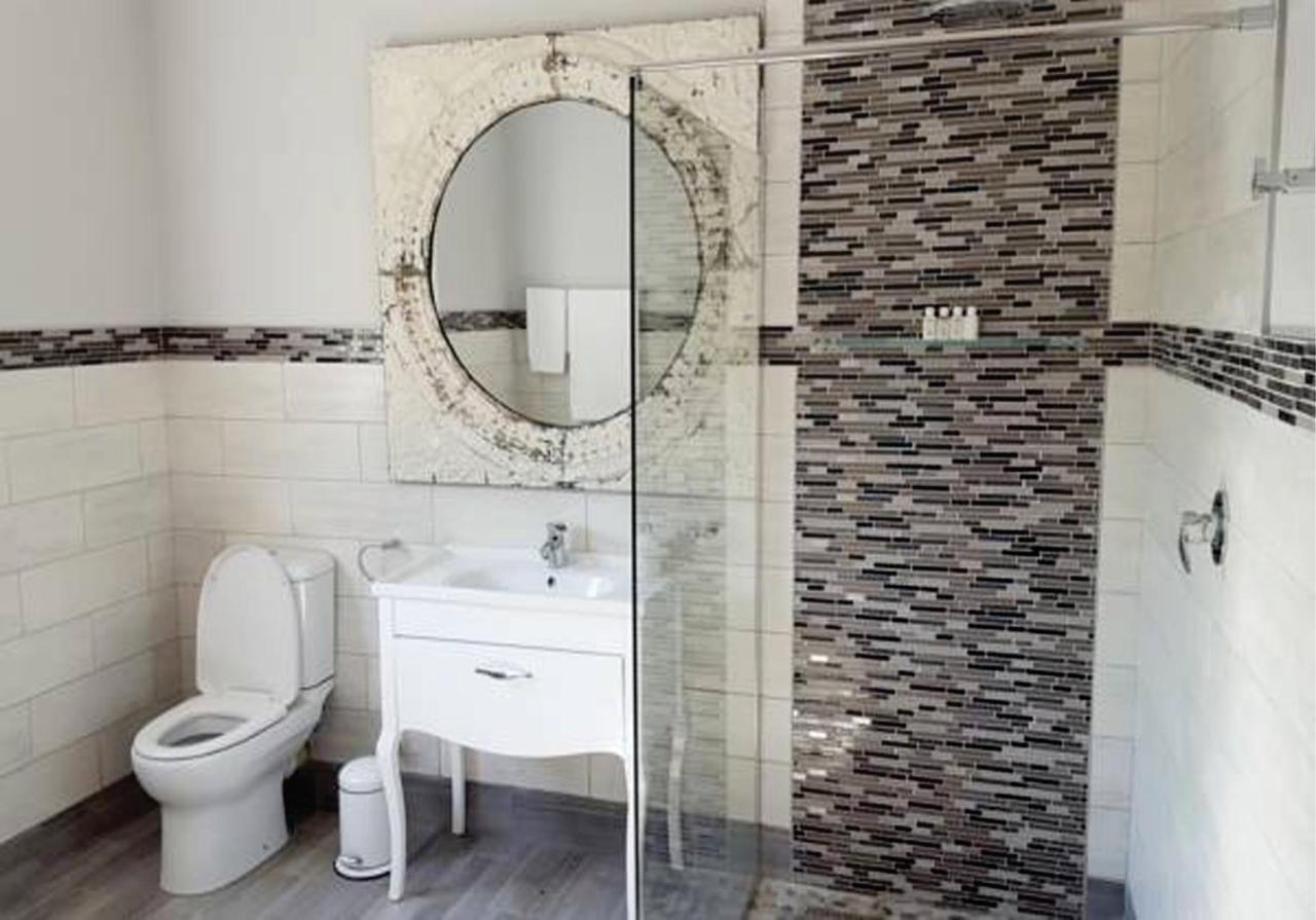 Waterside Cottages & Villas - Self Catering Gaborone Ngoại thất bức ảnh