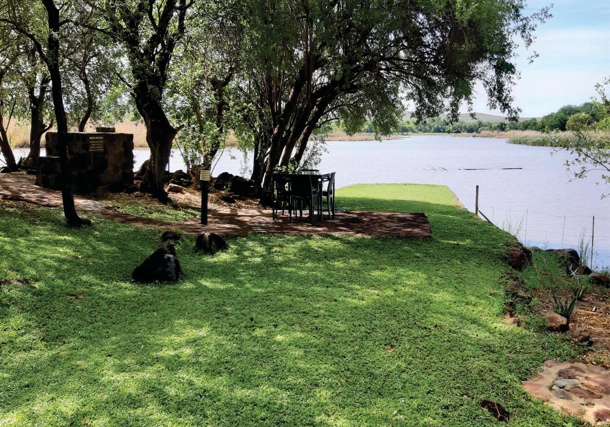 Waterside Cottages & Villas - Self Catering Gaborone Ngoại thất bức ảnh